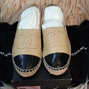 NWB CHANEL Tan and Black Lambskin Espadrilles Size 39